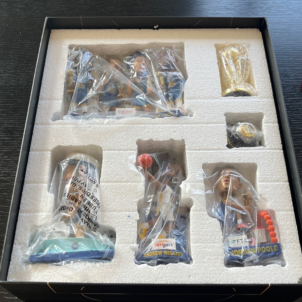 GOLDEN STATE WARRIORS 2021-2022 NBA CHAMPIONS BOBBLEHEAD SET, NIB